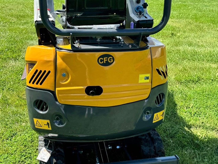2025-cfg-industrial-qk18r-mini-excavator-...-unused-image-4