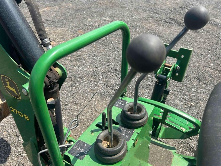 2021-john-deere-2032r-image-22