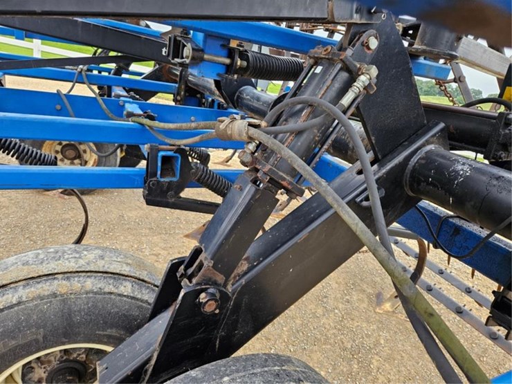 new-holland-st250-image-33