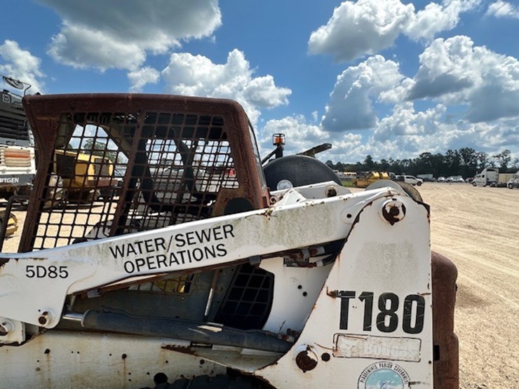 bobcat-t180-image-10
