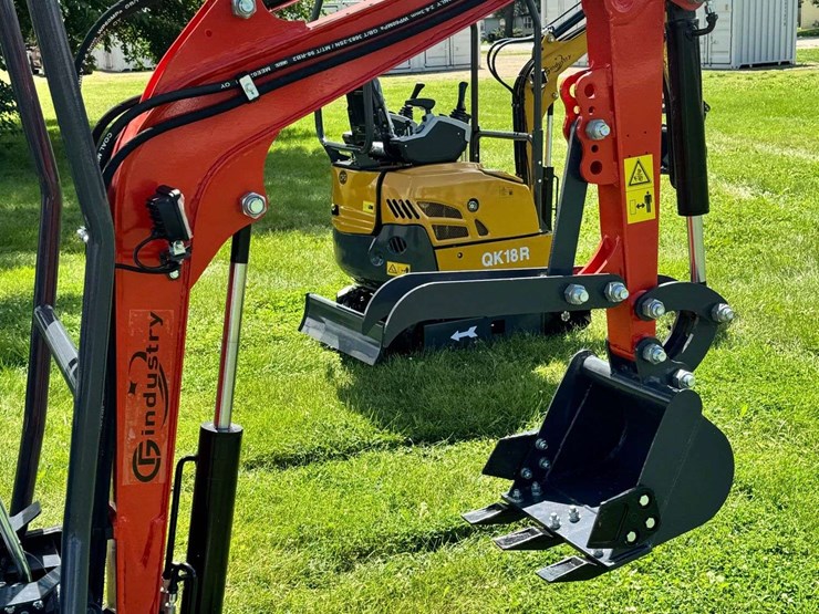 cfg-industrial-mx15rx-mini-excavator-image-7