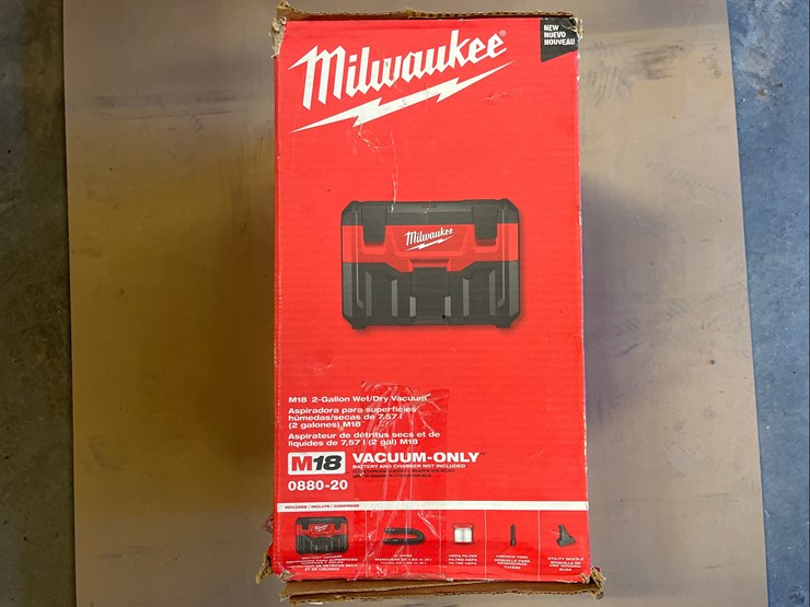 #1165-•-milwakee-2-gallon-wet-dry-vacuum-image-2