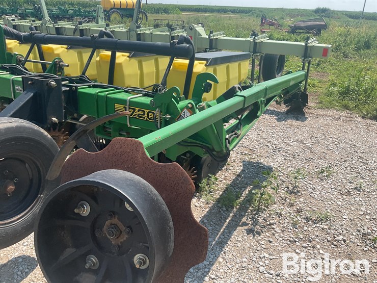 john-deere-1720-image-16