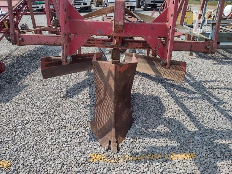 3-pt-tree-planter-image-8