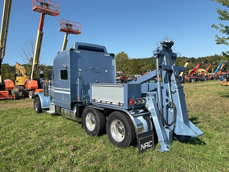 2019-peterbilt-389-image-49