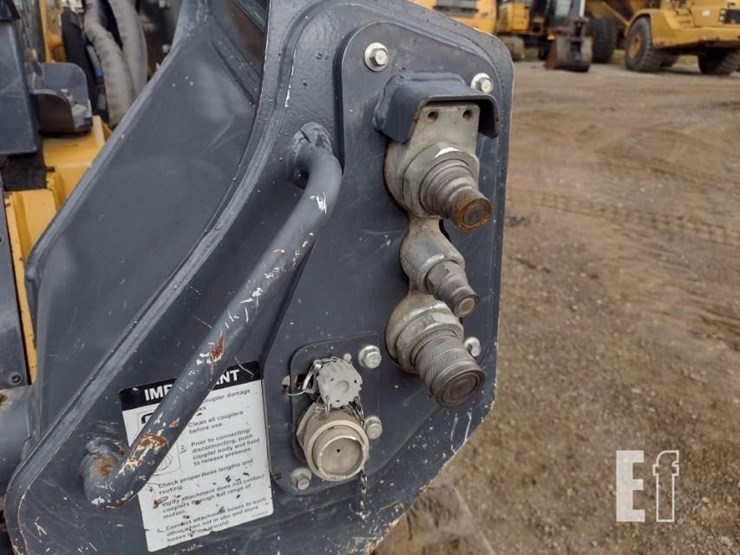 2020-deere-331g-image-15