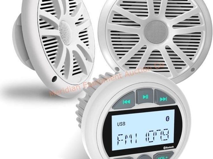 marine-stereo-with-6.5-inch-speakers-package-image-1