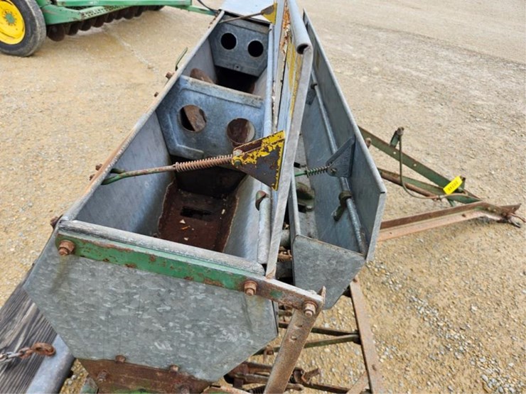 john-deere-11-image-13