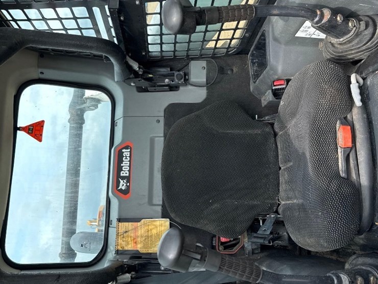 2021-bobcat-t66-image-24