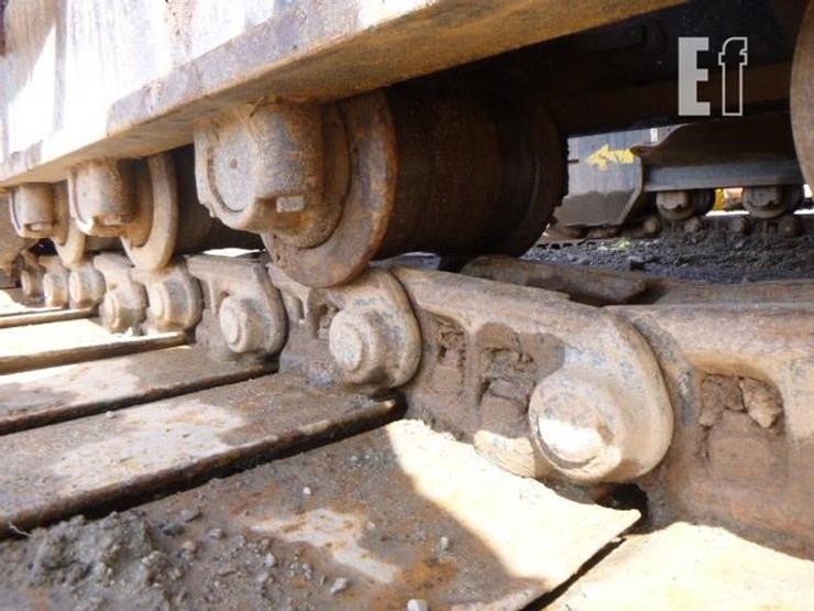 2011-deere-225d-lc-image-19