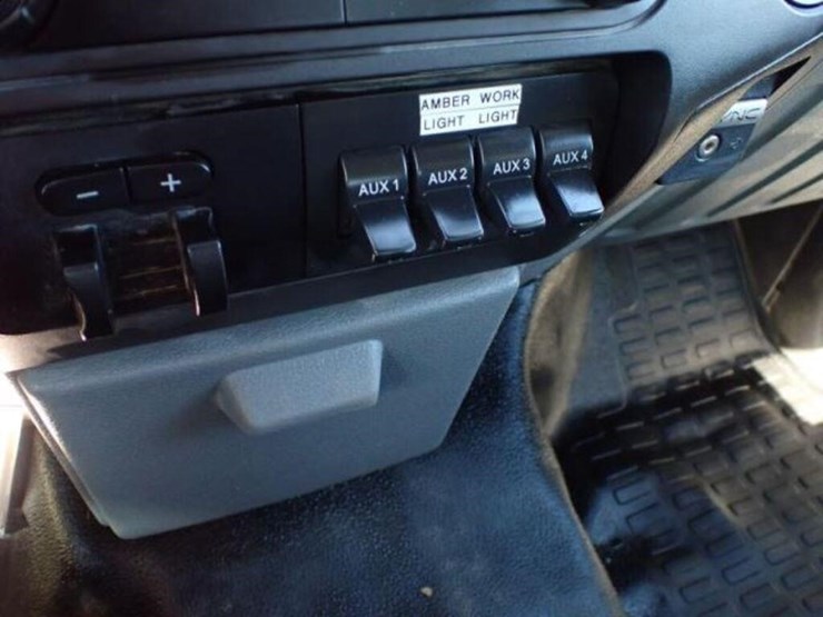 2016-ford-f550-xl-image-16