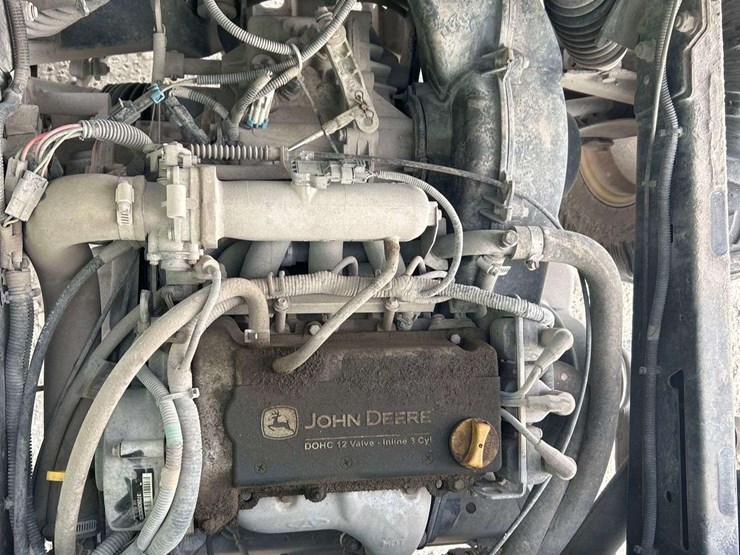 john-deere-gator-image-8