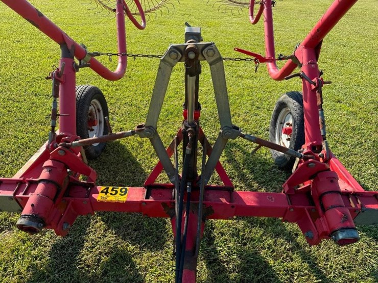 8-star-hay-rake-(pull-type,-hydraulic)-image-9