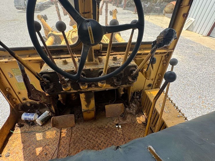 caterpillar-120-image-34