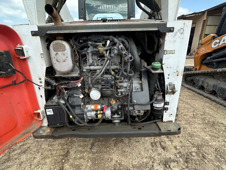2014-bobcat-t750-image-42