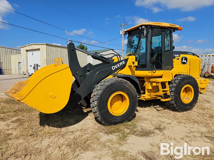 2022-john-deere-544-image-1