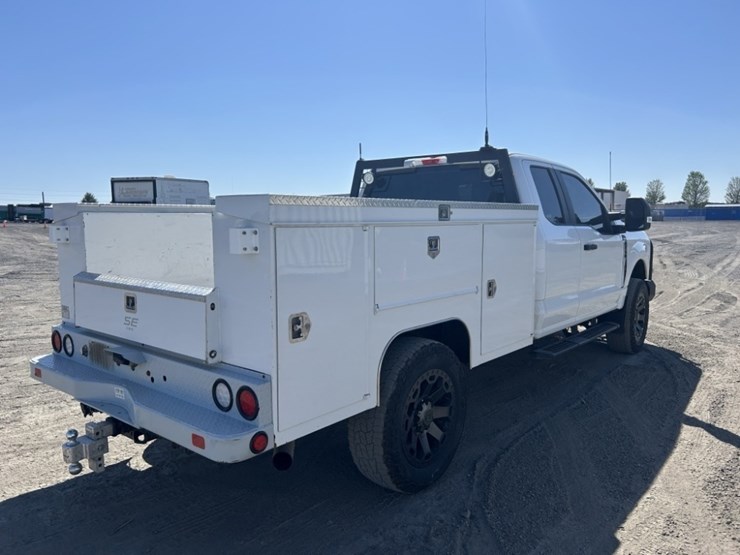 2023-ford-f250-xl-image-5