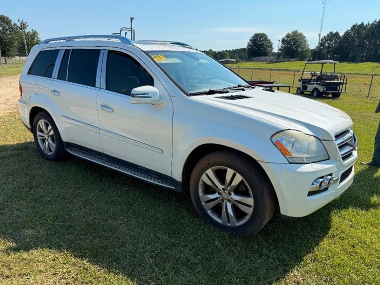 2011-mercedes-benz-gl450-image-2