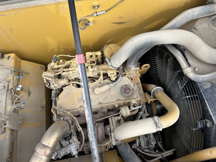 2017-caterpillar-320fl-image-41