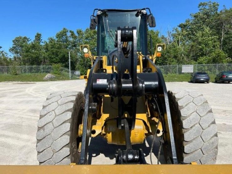 2012-deere-624k-image-26