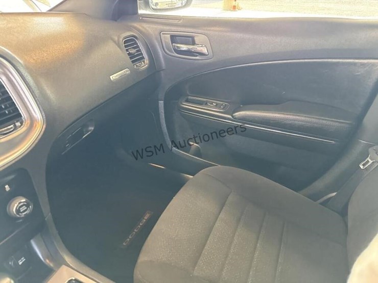 2013-dodge-charger-se-sdn-image-18