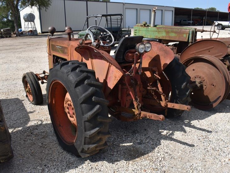 ih-mccormick-tractor-(parts)-(not-running)-(serial-#-18962)-(k)-image-6