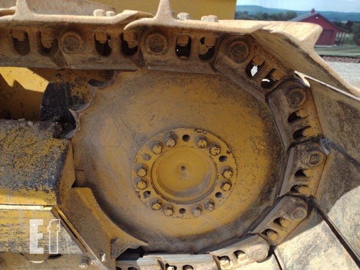 2004-deere-650h-image-19