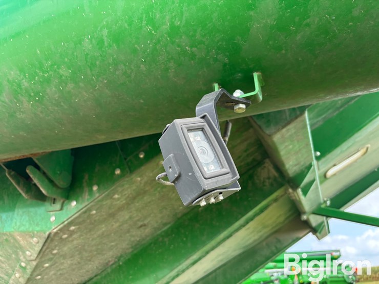 2022-brandt-1520xt-grain-cart-image-15