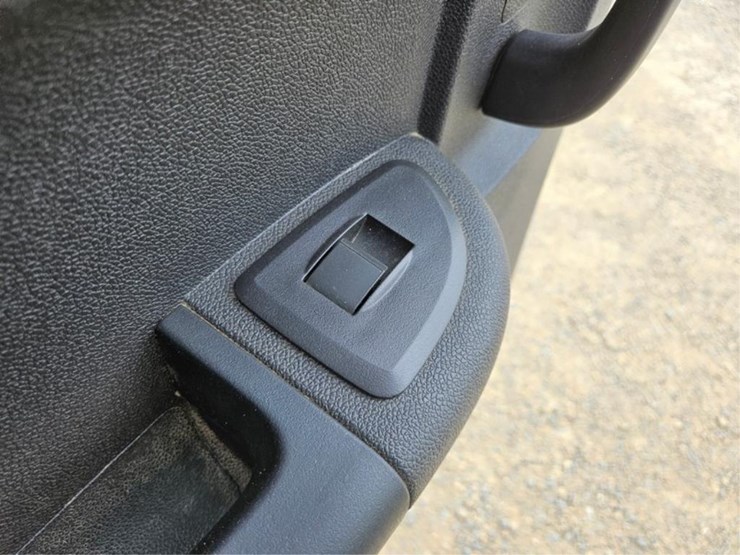 2011-gmc-3500-image-18