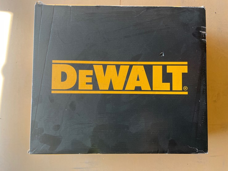 #2037-•-dewalt-size-11-steel-toe-work-boots-appears-unused-image-1