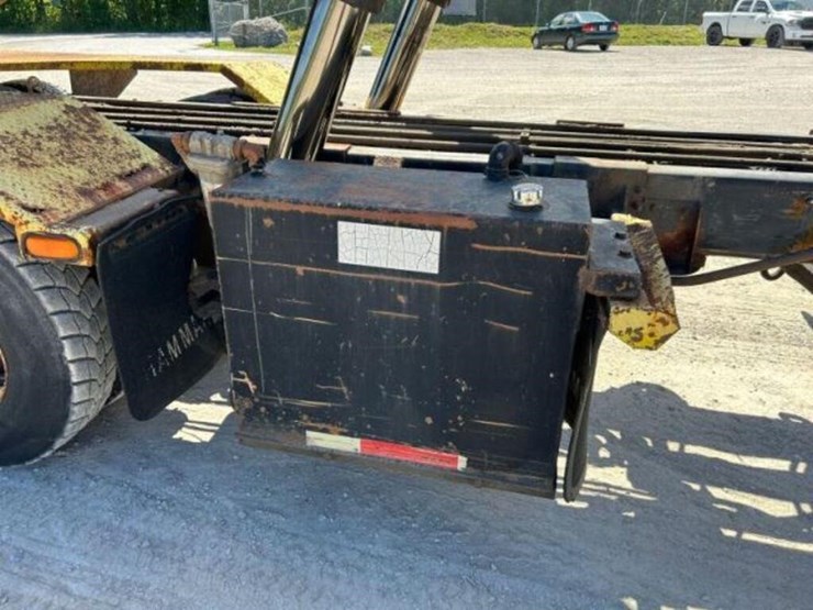 2002-freightliner-fl112-image-28