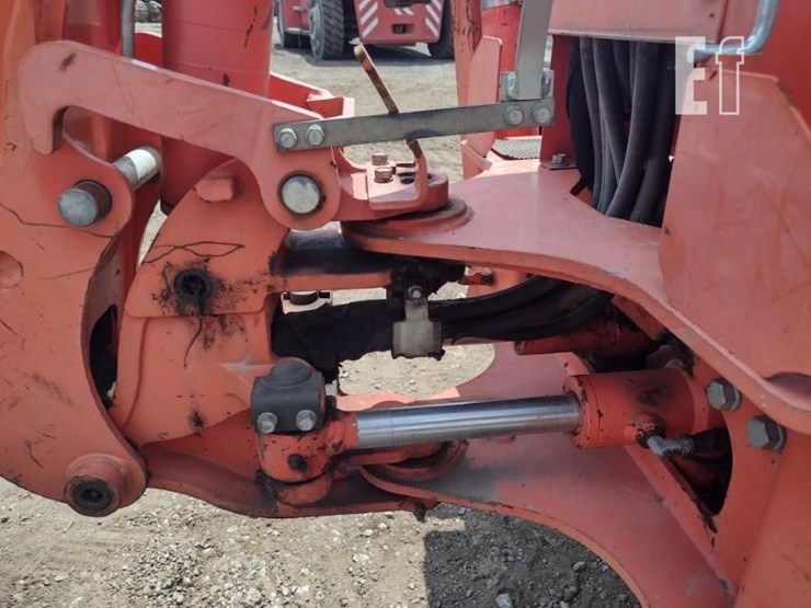 16-kubota-b26tlb-tractor-8242-image-32