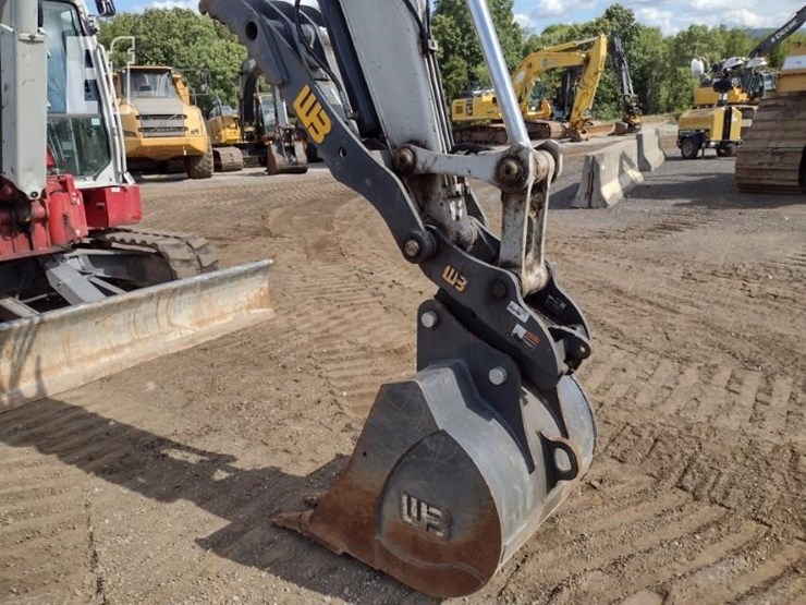 2023-takeuchi-tb280fr-image-18