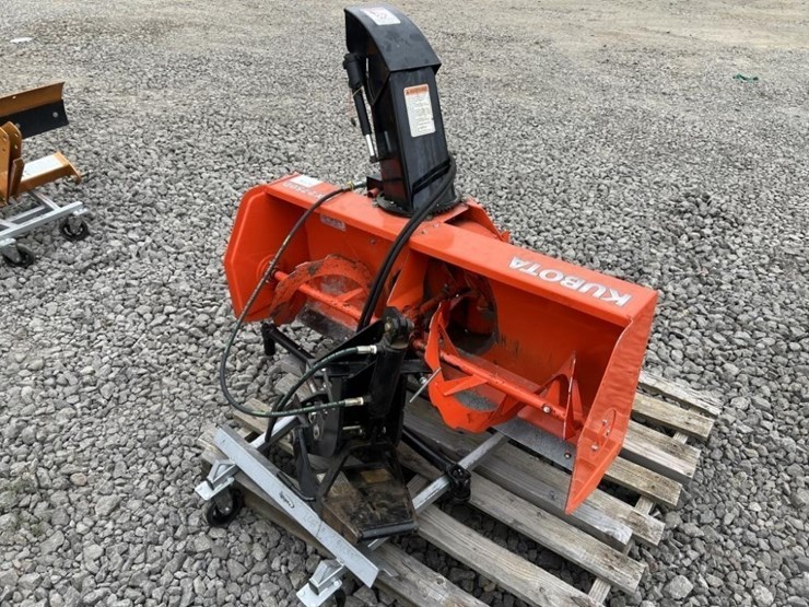 kubota-bx2750d-front-mount-snow-blower-image-2