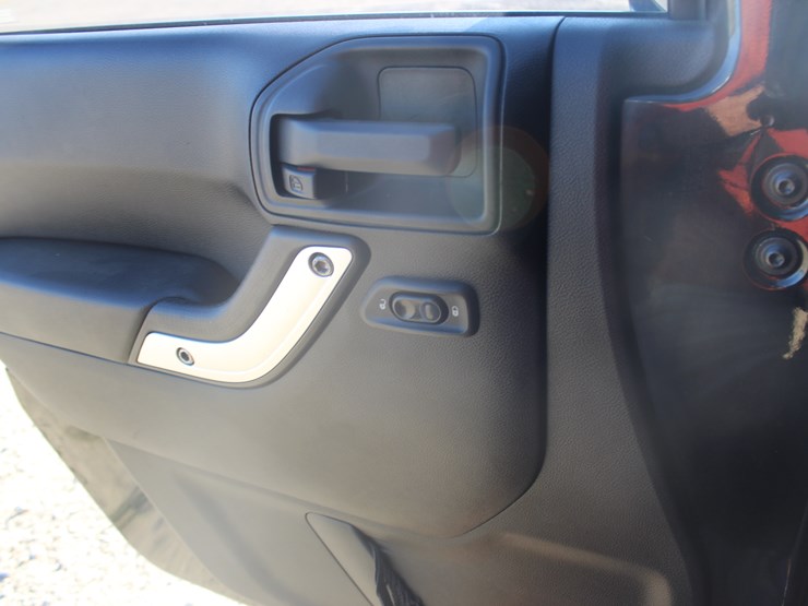 2011-jeep-wrangler-image-11