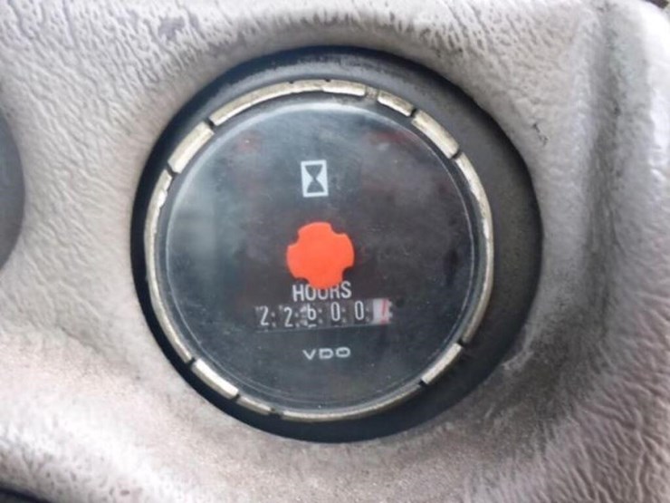 2014-volvo-l180g-image-11