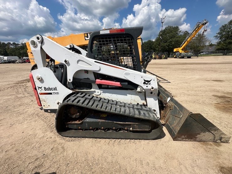 2016-bobcat-t740-image-7