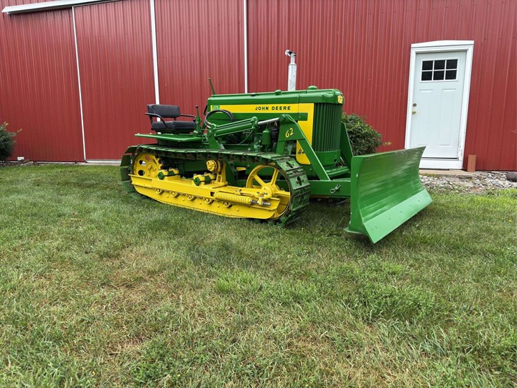 john-deere-420c-image-1