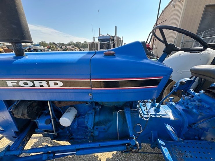 ford-2910-image-22