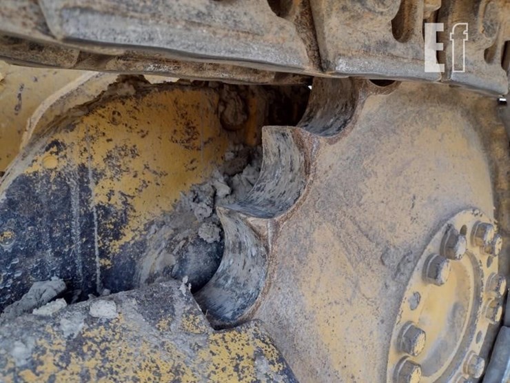 2004-deere-650h-image-20