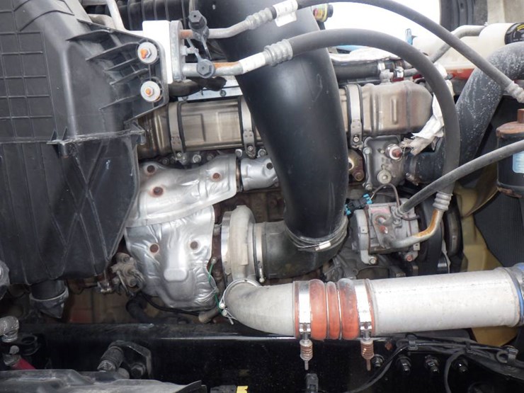 2023-freightliner-cascadia-126-image-15