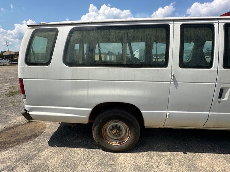 2007-ford-e350-image-21