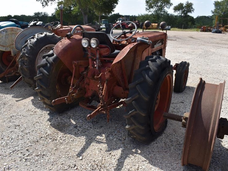 ih-mccormick-tractor-(parts)-(not-running)-(serial-#-18962)-(k)-image-4