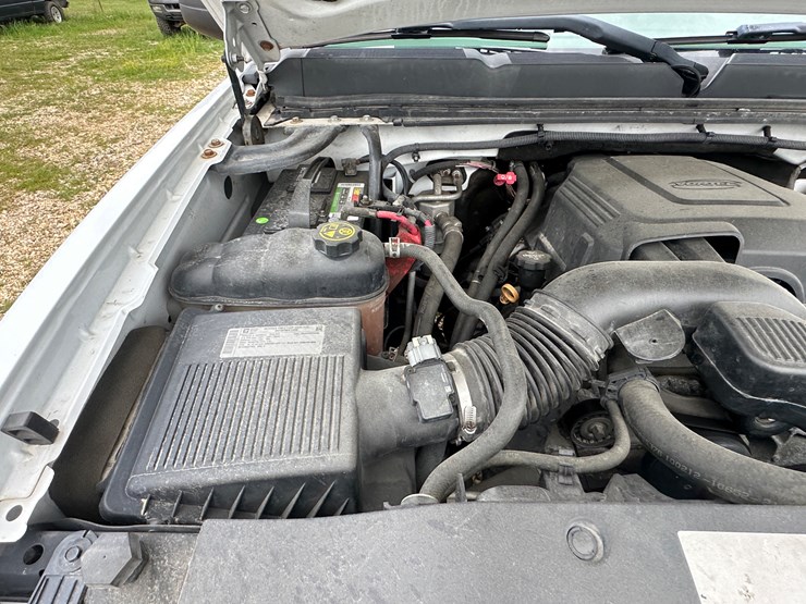 2013-chevrolet-silverado-image-43