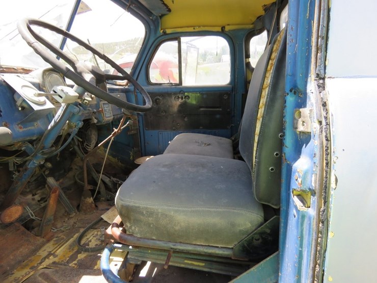 1952-dodge-b-3-ta-142-truck-with-boom-and-winch-image-10