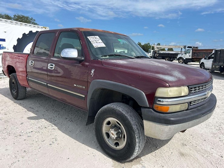 2001-chevrolet-silverado-1500hd-image-2