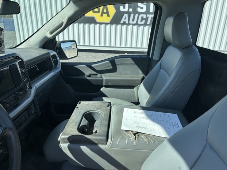 2022-ford-f150-xl-image-13