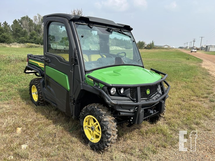 2021-john-deere-gator-xuv-835m-image-3
