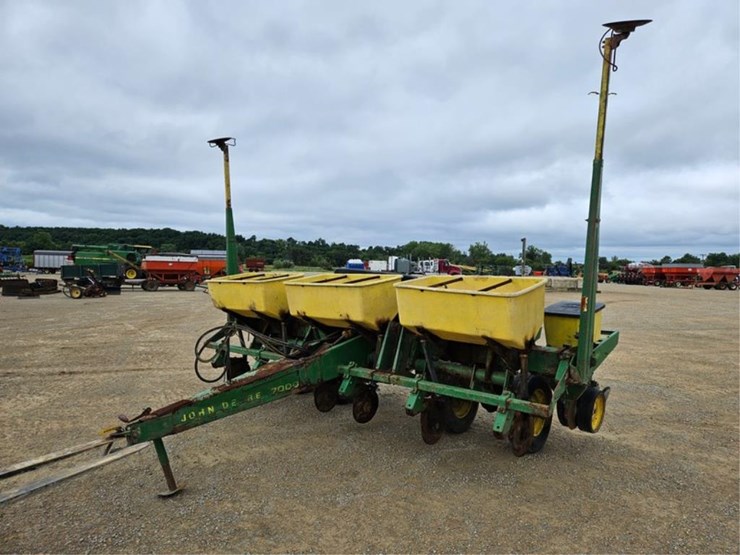 john-deere-7000-image-1