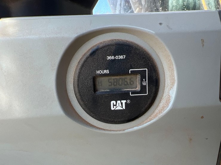 2017-caterpillar-323fl-image-46